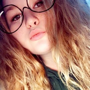 Meet your Posher, Olivia